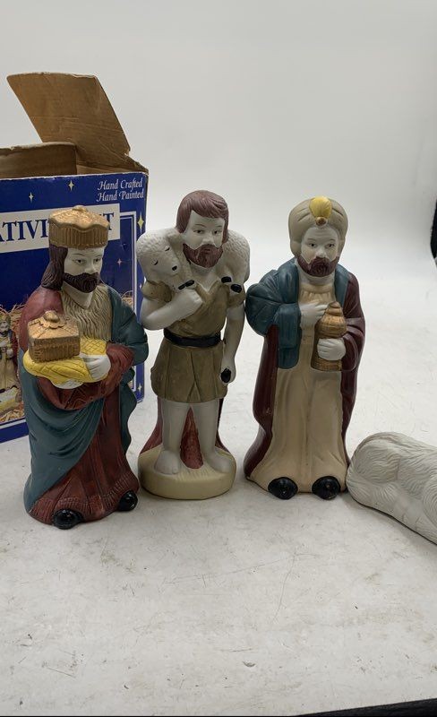 Vintage Multicolor Fine Ceramic Holiday Decorative Scene Nativity Set Of 9 gallery