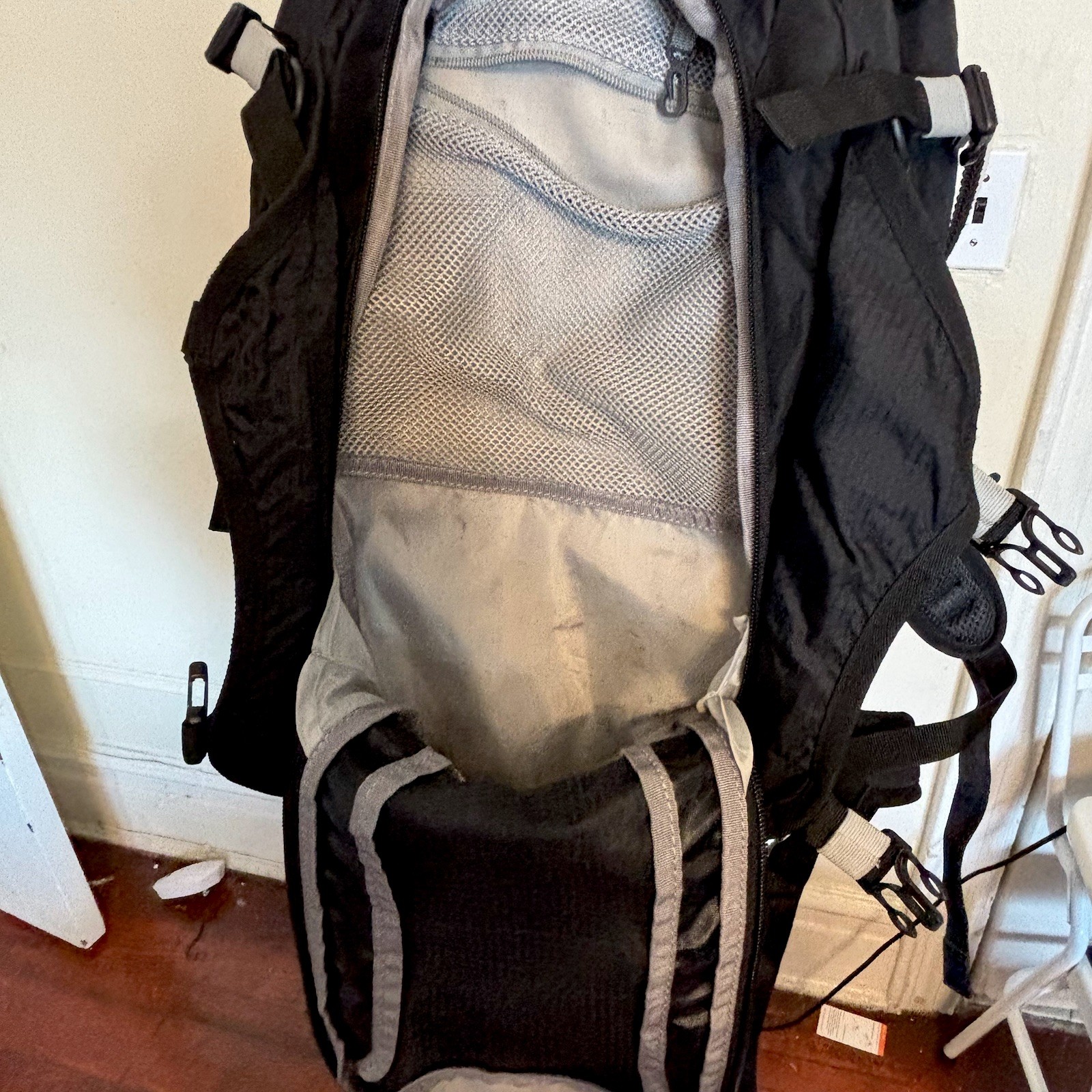 Mountaintop Outdoor Backpack 20L  Black 3
