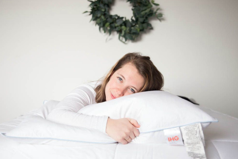 Holiday Inn Regular Shape Soft Down Alternative Pillow-Customer Return Clearance gallery