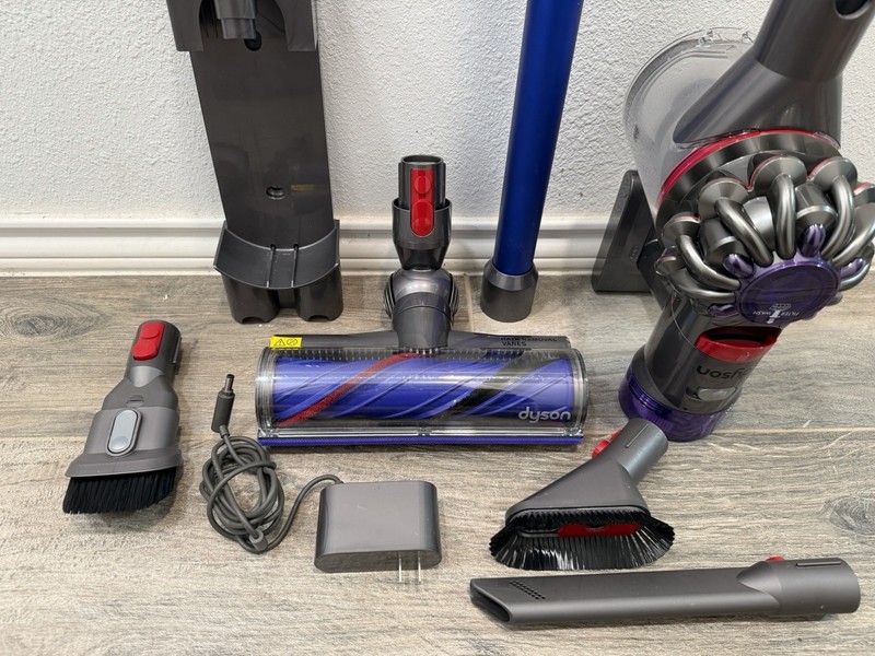 Dyson V8 Origin Extra Cordless Stick Vacuum Cleaner gallery
