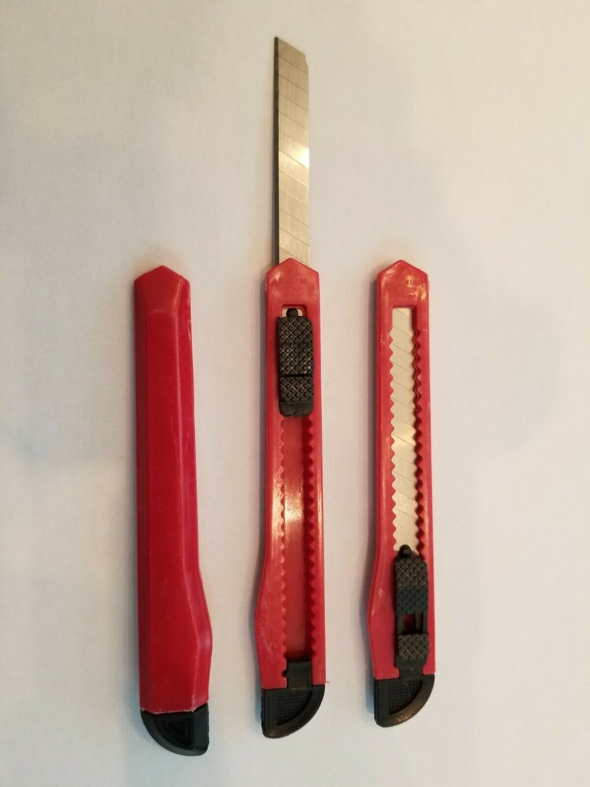 100 Bulk Small Red & Green Utility Knife Box Cutters Snap Off Blade 9MM Blade gallery