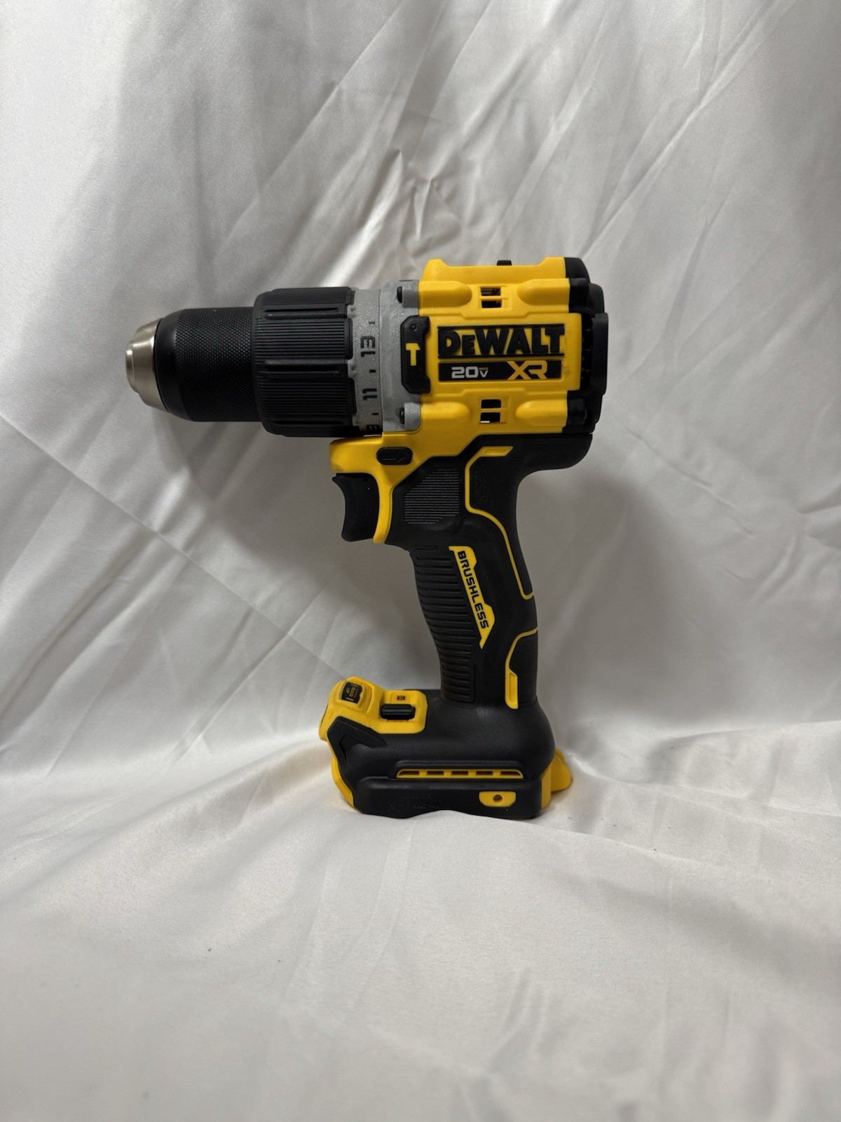 Dewalt DCD806B 20V Max XR 1/2" 2 Speed Brushless Hammer Drill Driver Li-ion gallery