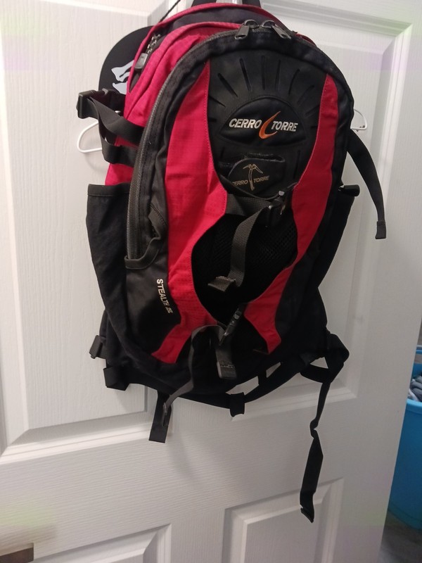 Rare Cerro Torre Stealth 25L hiking back pack red no bladder