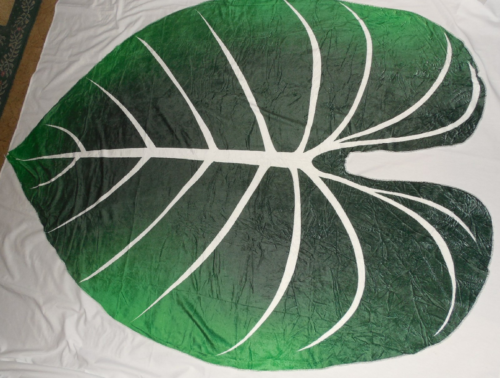 Leaf Shaped Blanket Soft Stylish Sofa Throw Thin Bed Chair Sofa Big 86" by 60" gallery