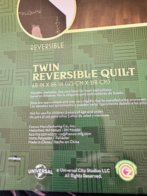 Universal Studios Wicked Reversible Quilt Twin Emerald City Glinda Elphaba gallery