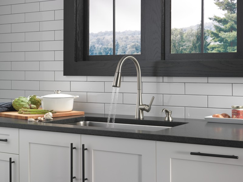 Delta Greydon Pull-Down Kitchen Faucet w/Soap in Stainless-Certified Refurbished gallery