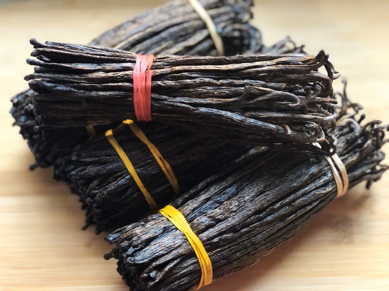 5 Madagascar Extract grade Bourbon Vanilla Beans ~5" gallery