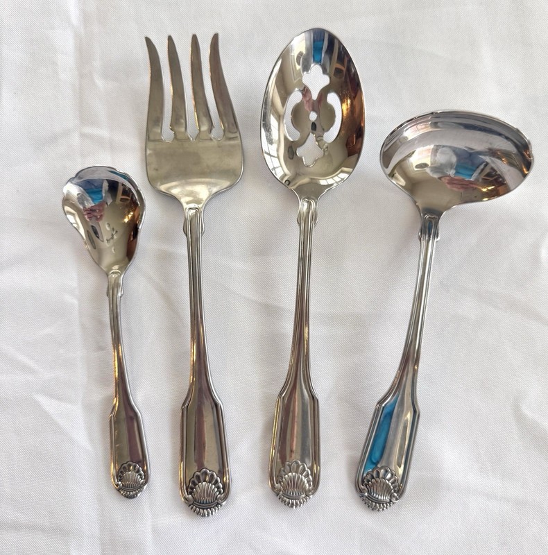 Oneida Classic Shell Cube Stamp Heirloom Flatware Lot 28 Pc Serving Pieces gallery
