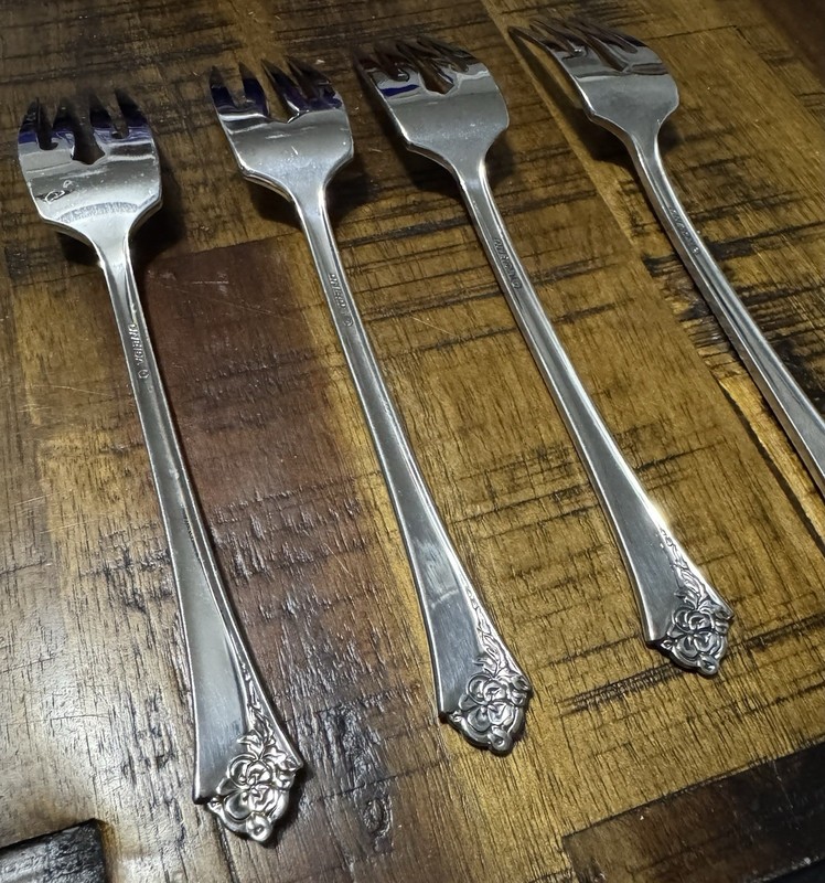 4 Oneida DAMASK ROSE Glossy Cube Mark Stainless Flatware SALAD FORKS gallery