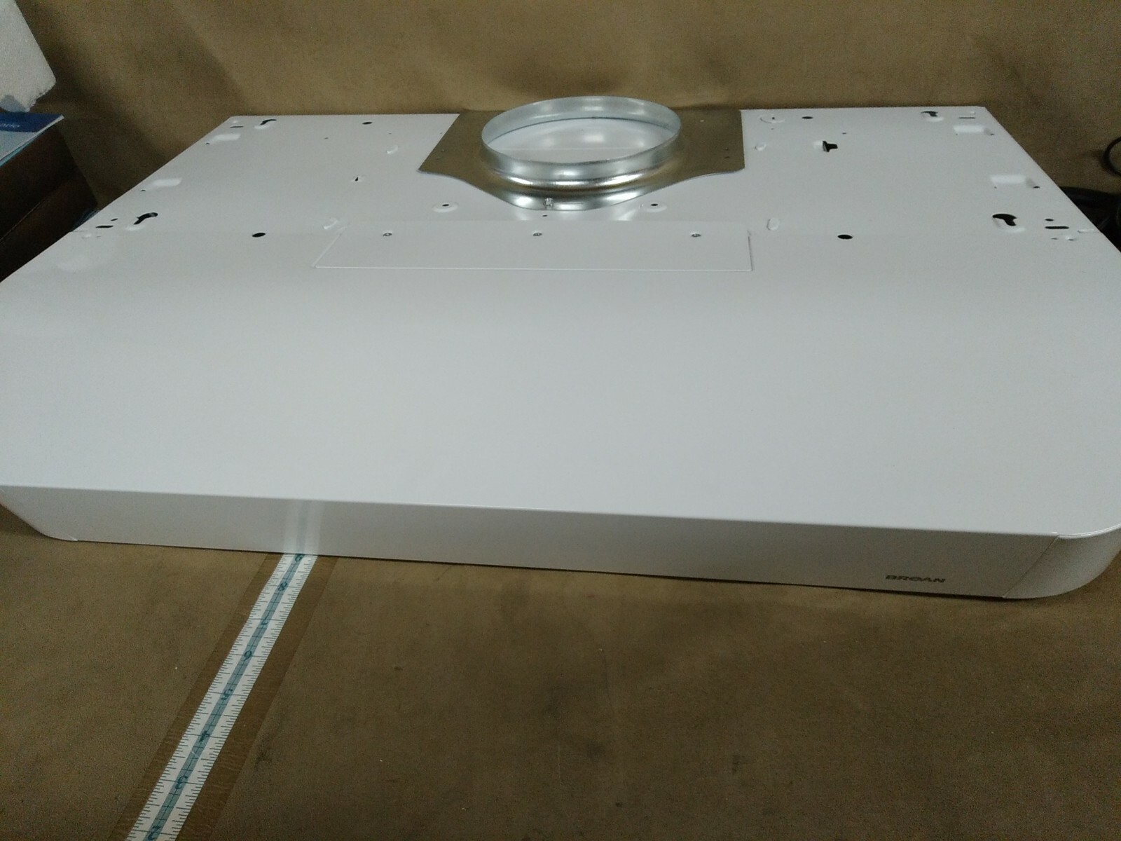 Broan 30" Inch Under Cabinet Range Hood Antero White, Fan, Two Lights #CLSC130WW gallery
