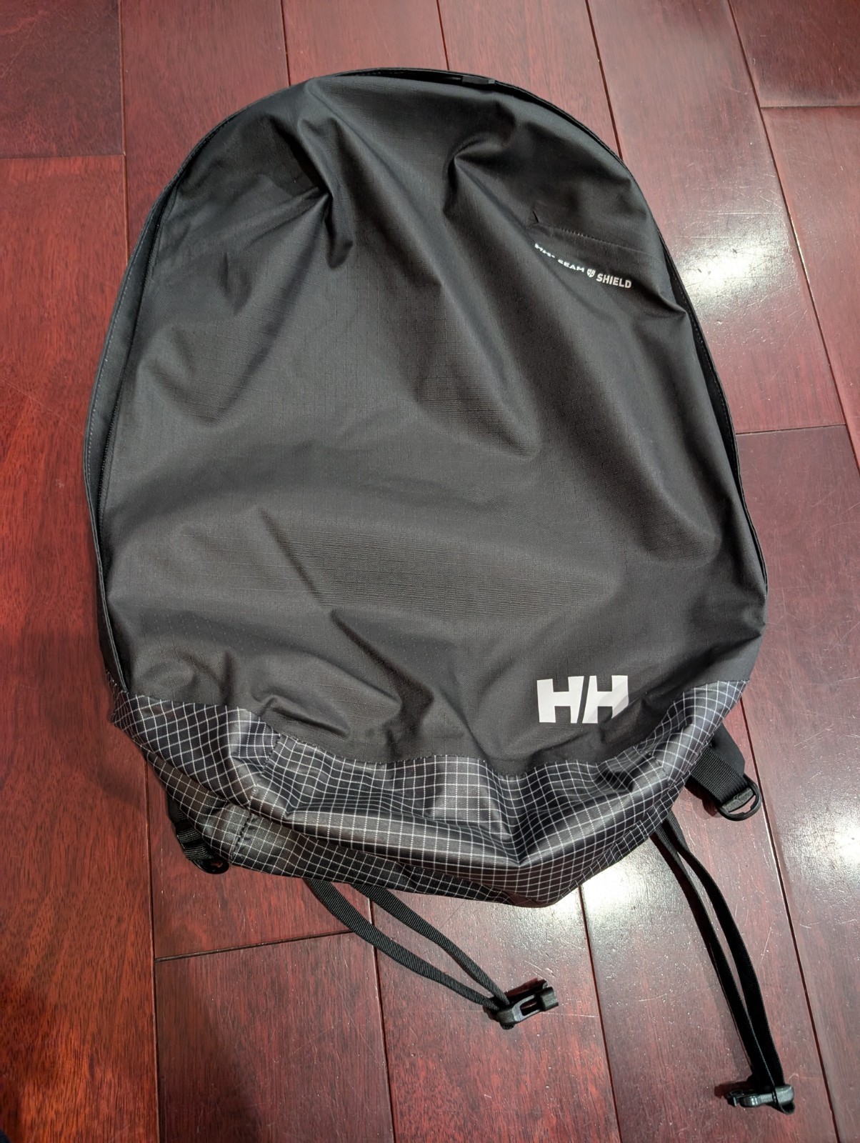 NWT Helly-Hansen Unisex Riptide WP Backpack, 990 Black, One Size MSRP $170 2