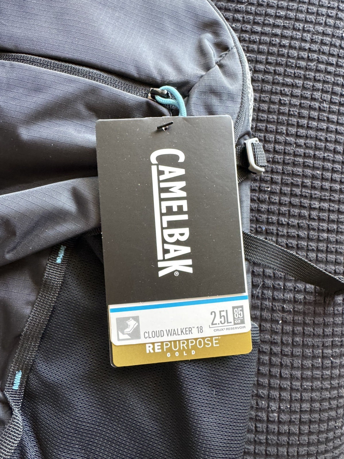 CamelBak Cloud Walker 18 Backpack + Lifeline Medium First Aid Kit – New 3