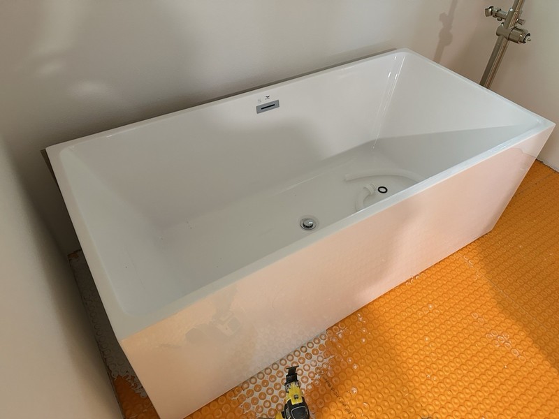 66" Streamline N260ORB SoakingFreestanding Tub and Tray With Internal Drain gallery