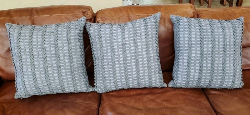 Bernhardt Wool Blend Throw 3 Pillows 21x21 Gray Duck Feather Blend Fill Luxe EUC gallery