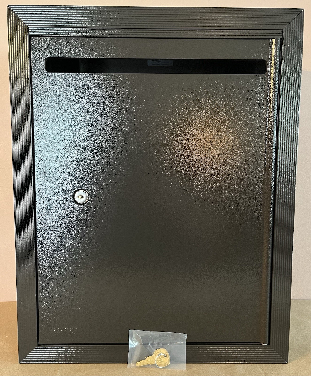 Salsbury Industries Letter Box Mailbox: Bronze Powder Coated Wall Mounted 2 Keys gallery