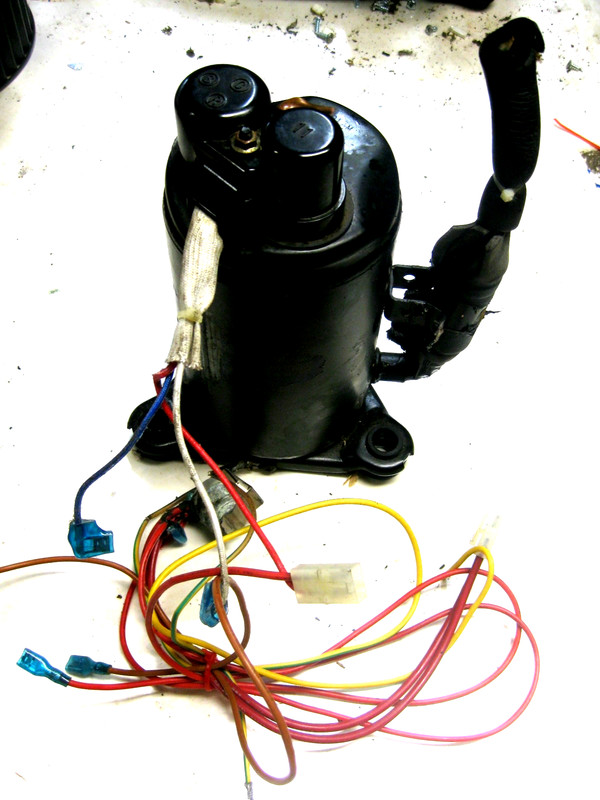 Maytag M3DH30B2A Dehumidifier Rechi Precision Compressor Assembly 39R101A, FD320 gallery
