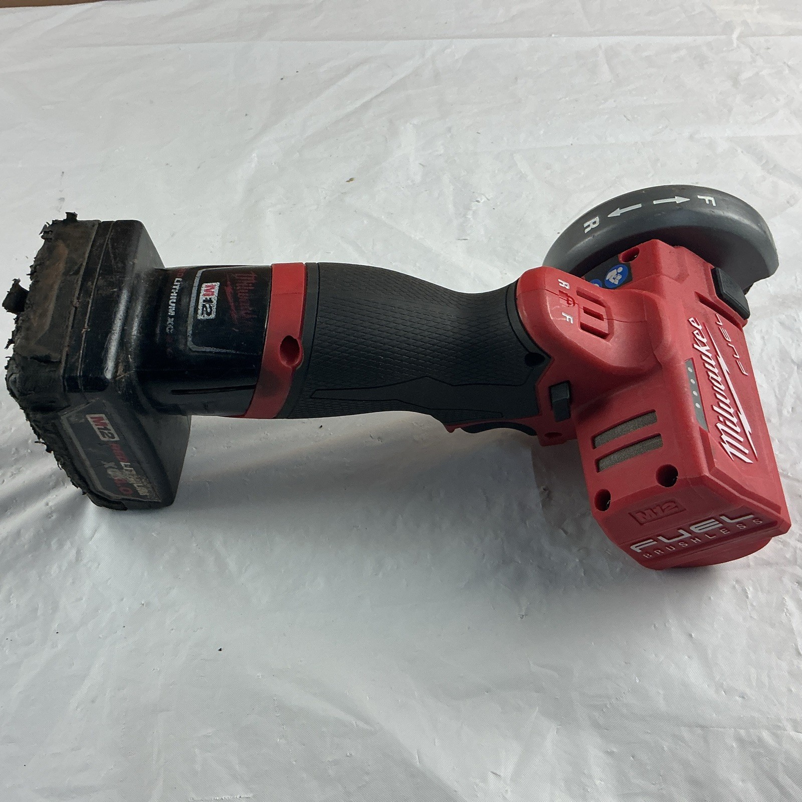Milwaukee M12 FUEL Li-Ion 3" Compact Cut Off Tool w/ Xc 4.0 Ah Battery, 2522-20 gallery