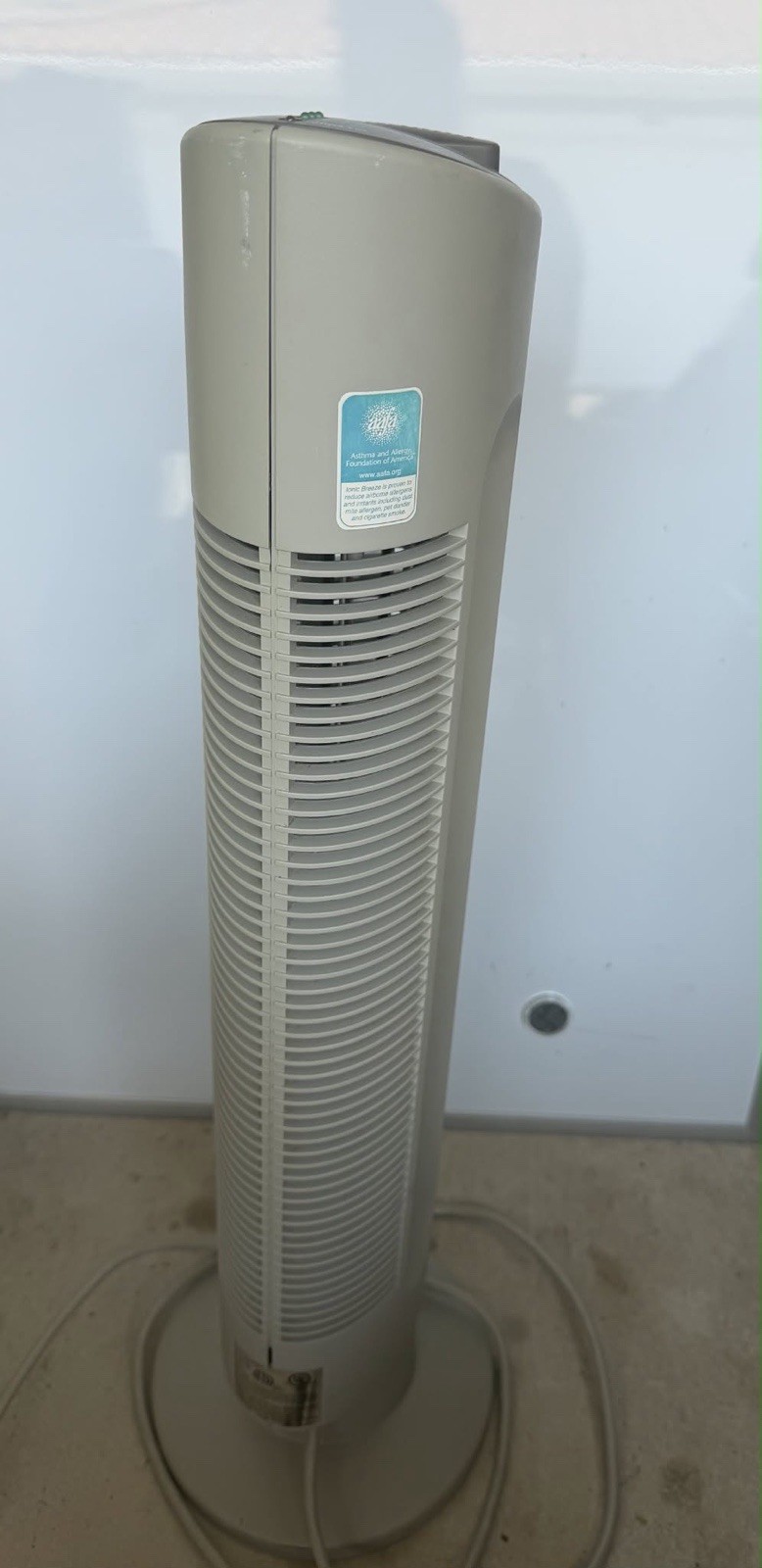 Sharper Image Ionic Breeze Quadra Tower Silent Air Purifier Tested & Working gallery