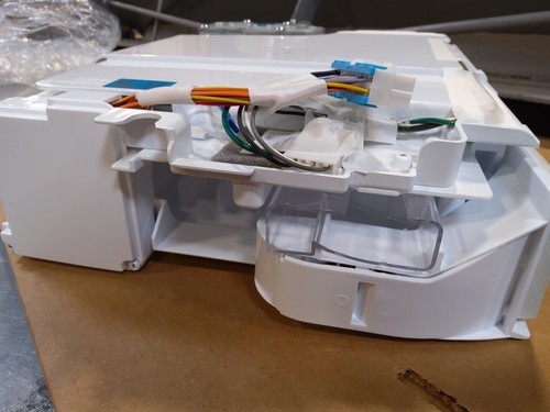 OEM LG EAU60783840 Ice Maker Assembly gallery