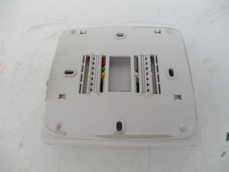 Pro1 AQ T701 Digital Non-Programmable Thermostat 1 Heat/1 Cool/On-Auto Stages gallery