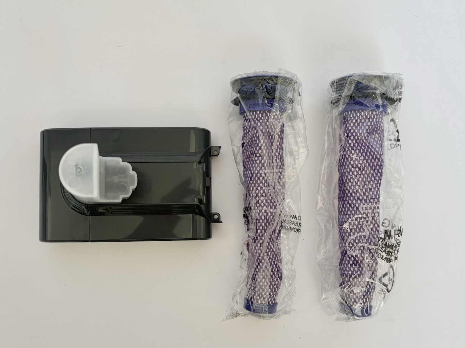 21.6V Dyson V7 Replacement Battery + 2 Filter Replacements - Vacuum Parts gallery