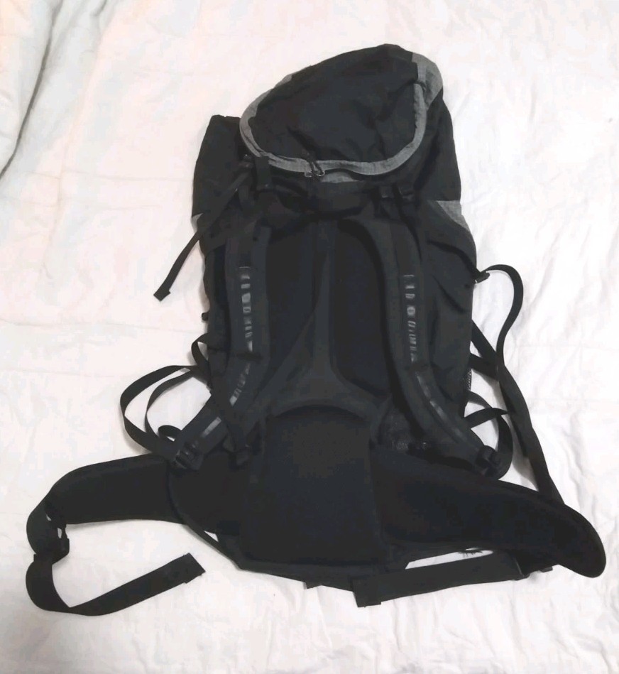 Gregory Z Pack Hiking Pack Medium Black Gray  5