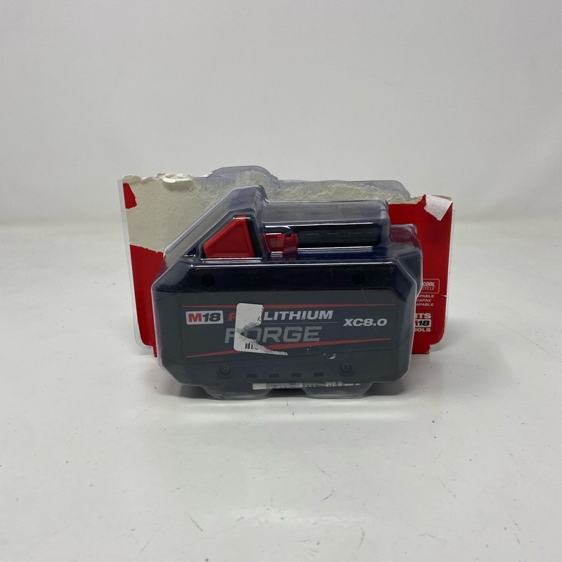 Milwaukee M18 REDLITHIUM FORGE XC8.0 8Ah Battery Pack - Black/Red gallery