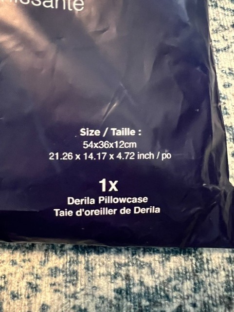 Derila Ergo Edition Cooling Pillowcase Navy Blue 21.26 x 14.17 x 4.72 in gallery