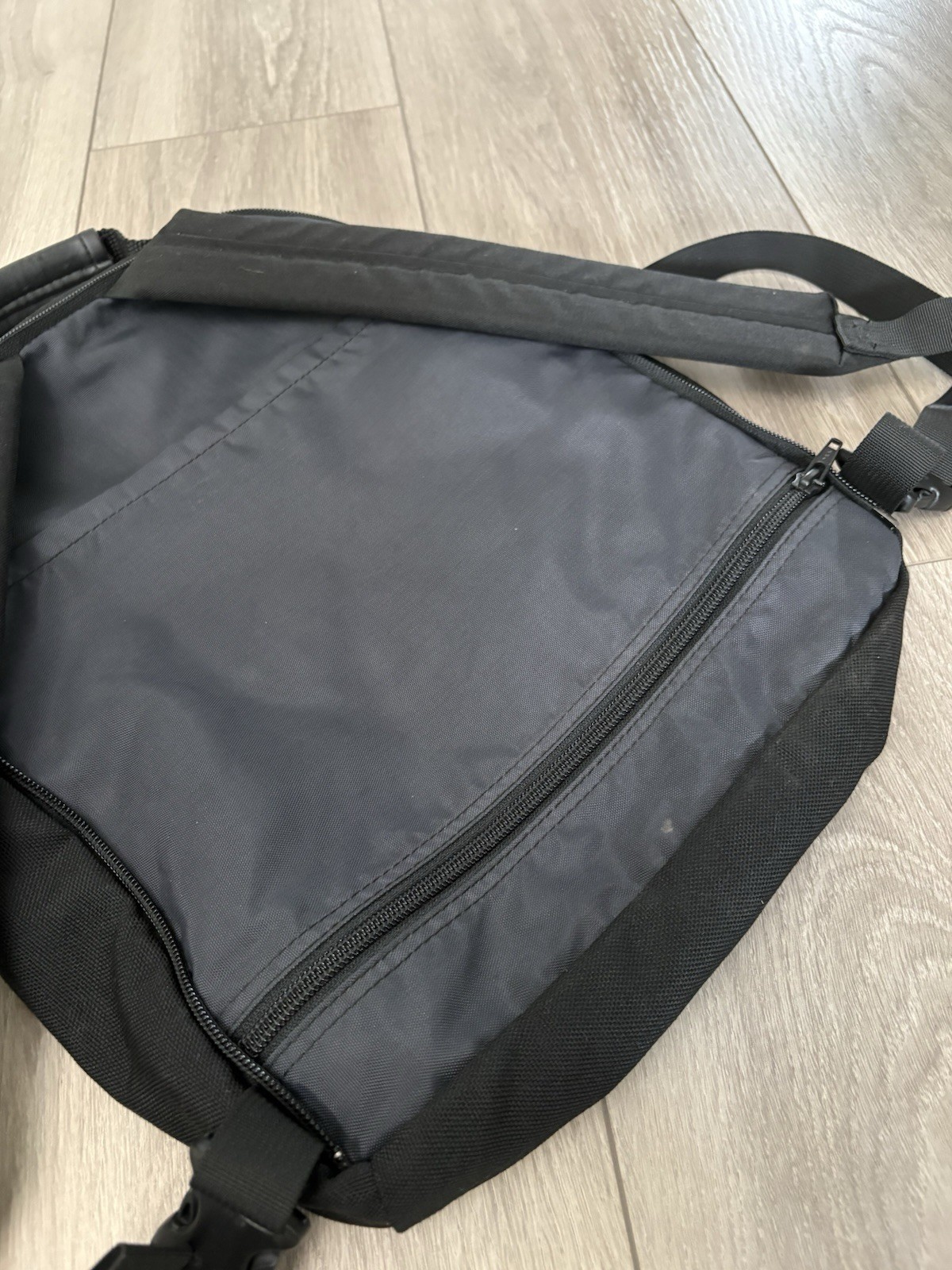 Eagle Creek  Small Black  Backpack 3
