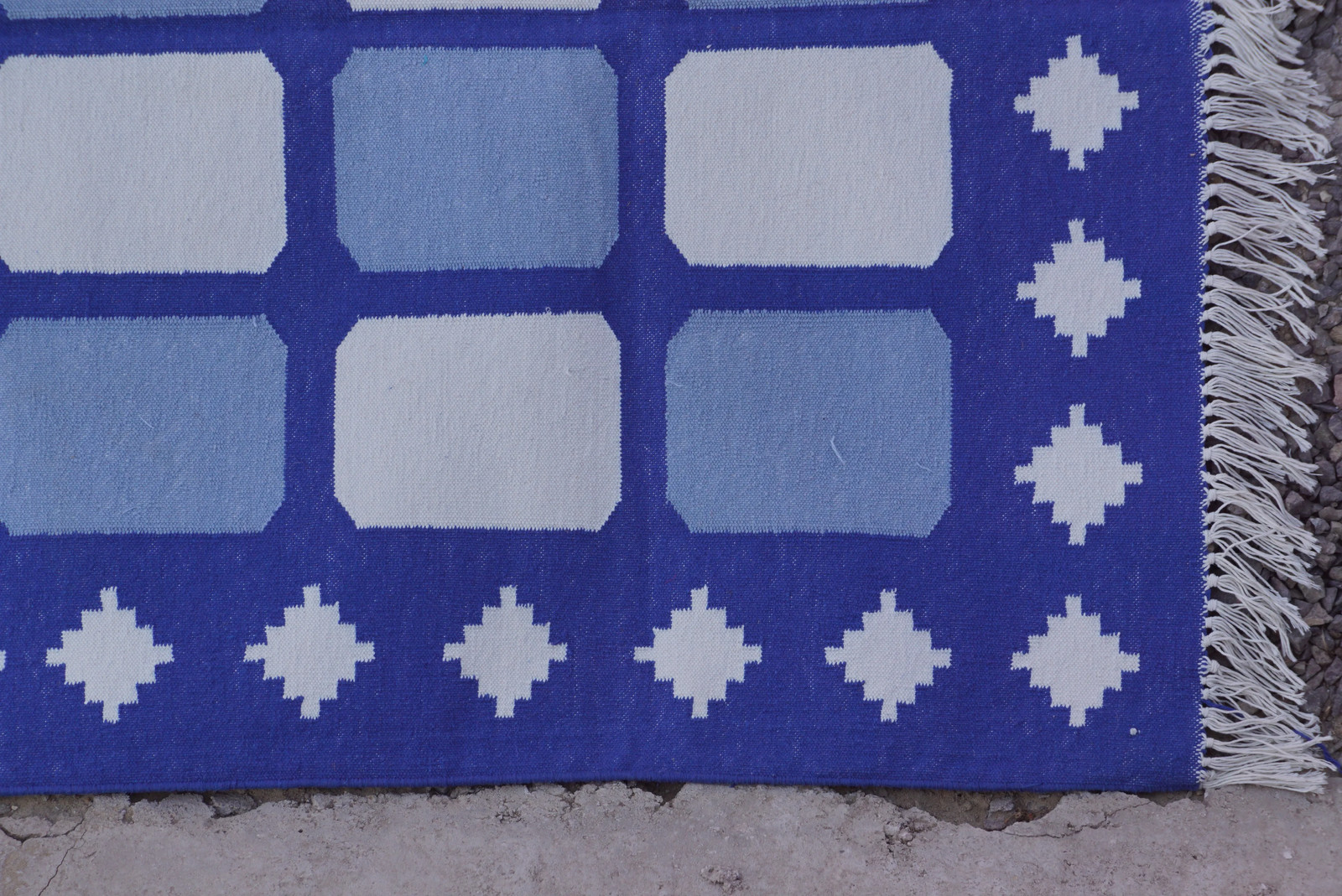 Rugmoda Cotton Blue White Geometric Box Rug 3x5 Modern Flatweave Dhurrie Rug gallery