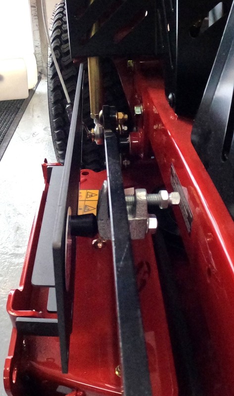 Speedtrap® Chute Blocker Exmark® Vertex® E Series (36), 30 Second Install gallery