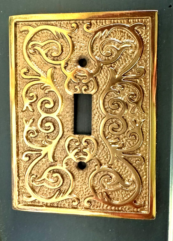 Antique -Gold Metal Single Toggle Light Switch Plate Wall Cover Decorator Scroll gallery