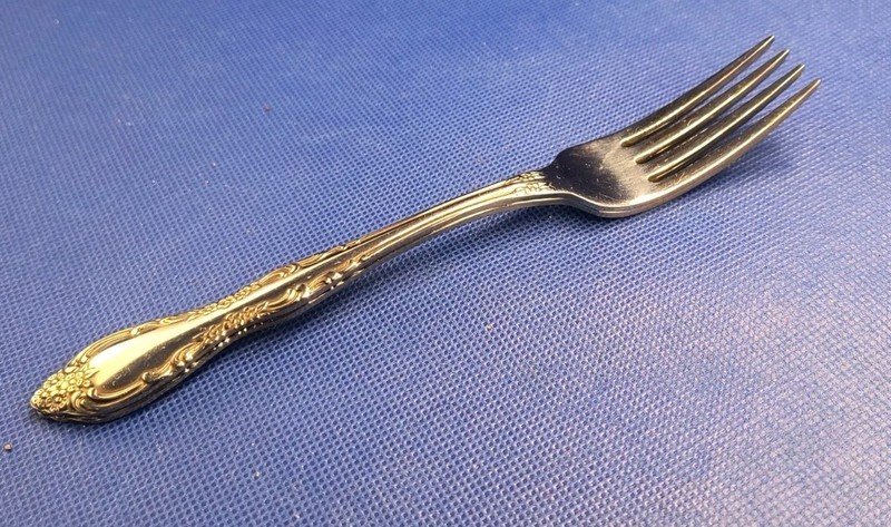 Pair of Oneida (SSS) BOURBON pattern stainless dinner forks 7 1/4" gallery
