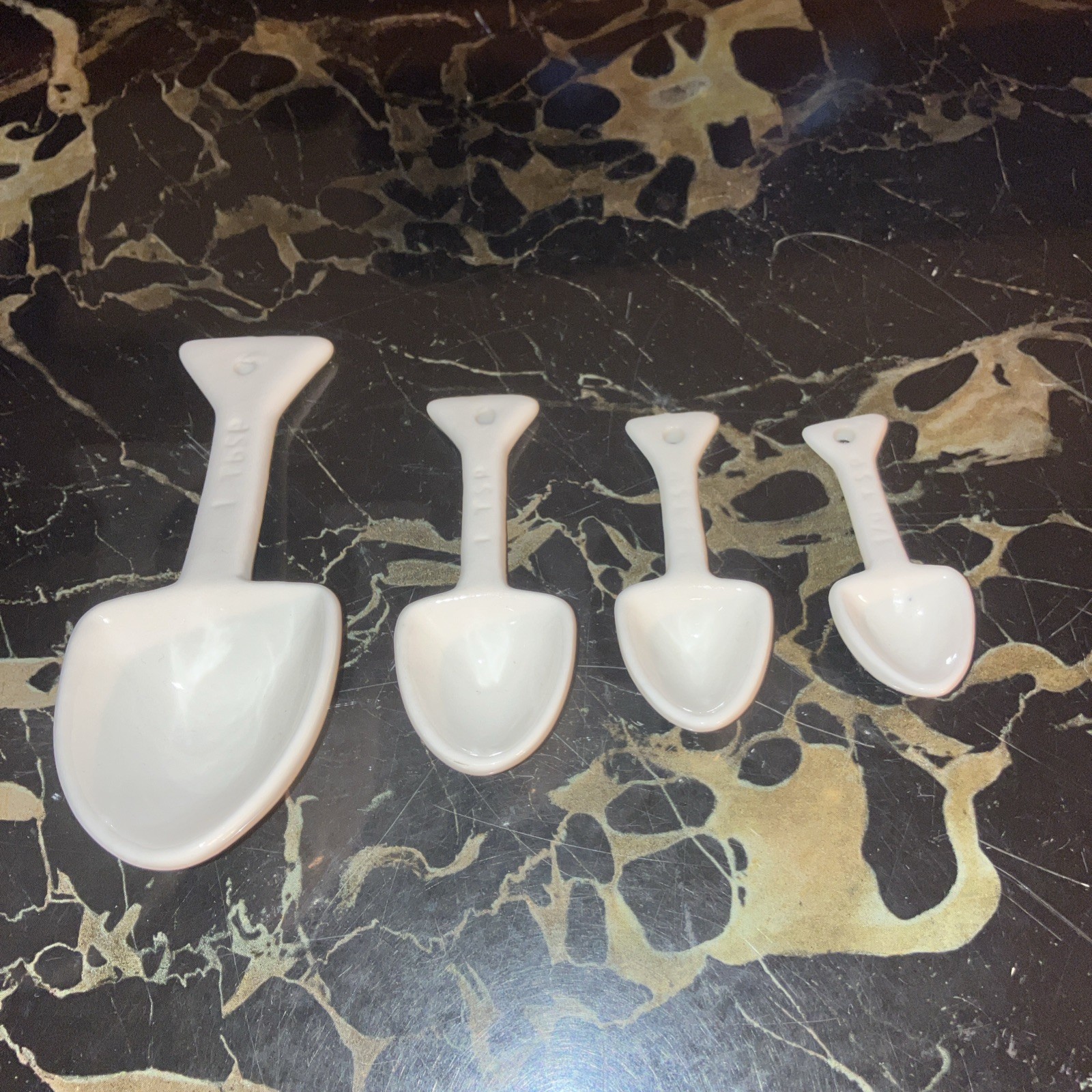 Measuring Spoons, 1 Tbsp, 1 Tsp, 1/2 Tsp, 1/4 Tsp, 1/2 Tsp Hard to Read, White gallery