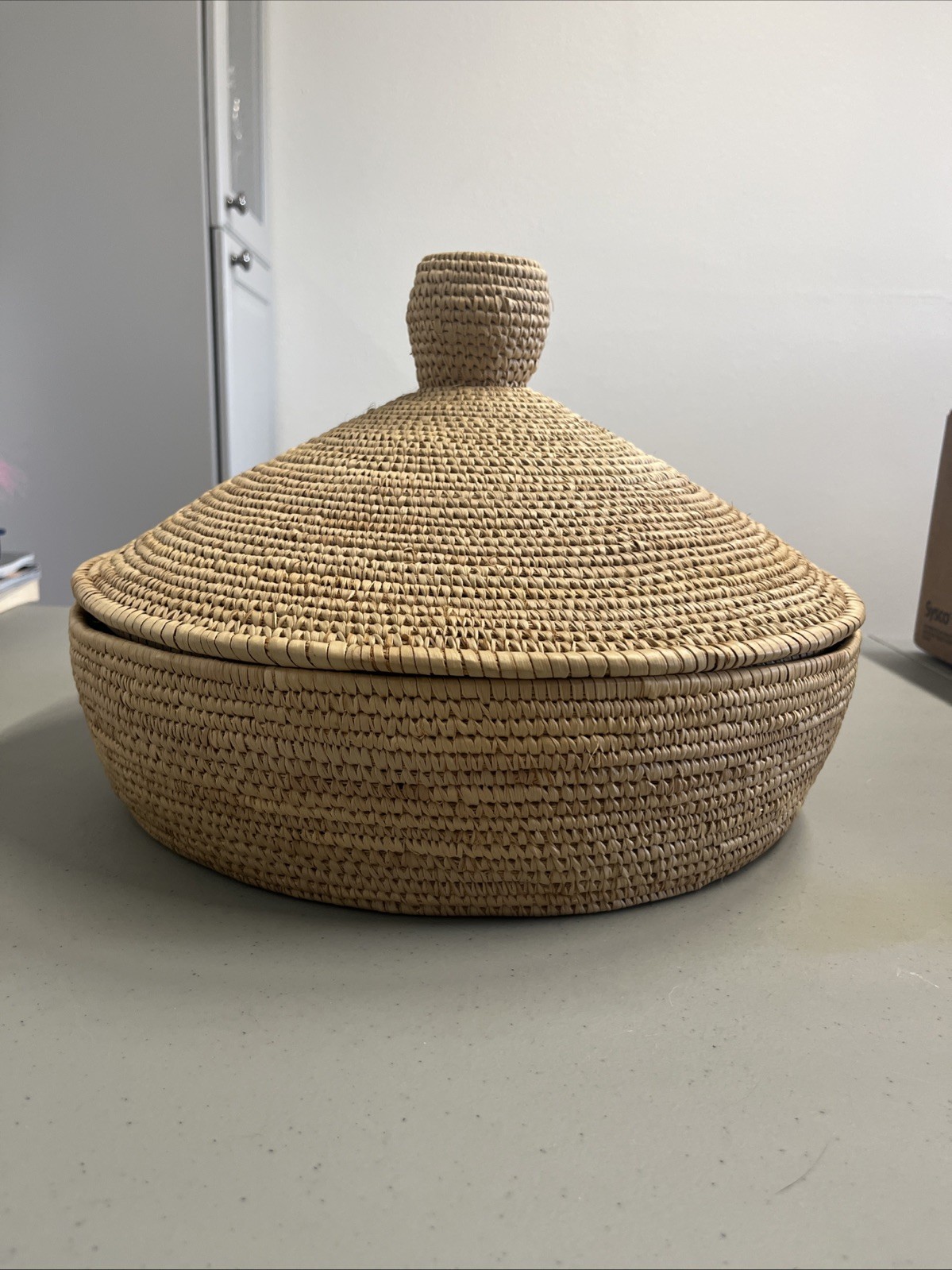 Round Rattan Box,Wicker Woven Basket with Lid 14x10 gallery