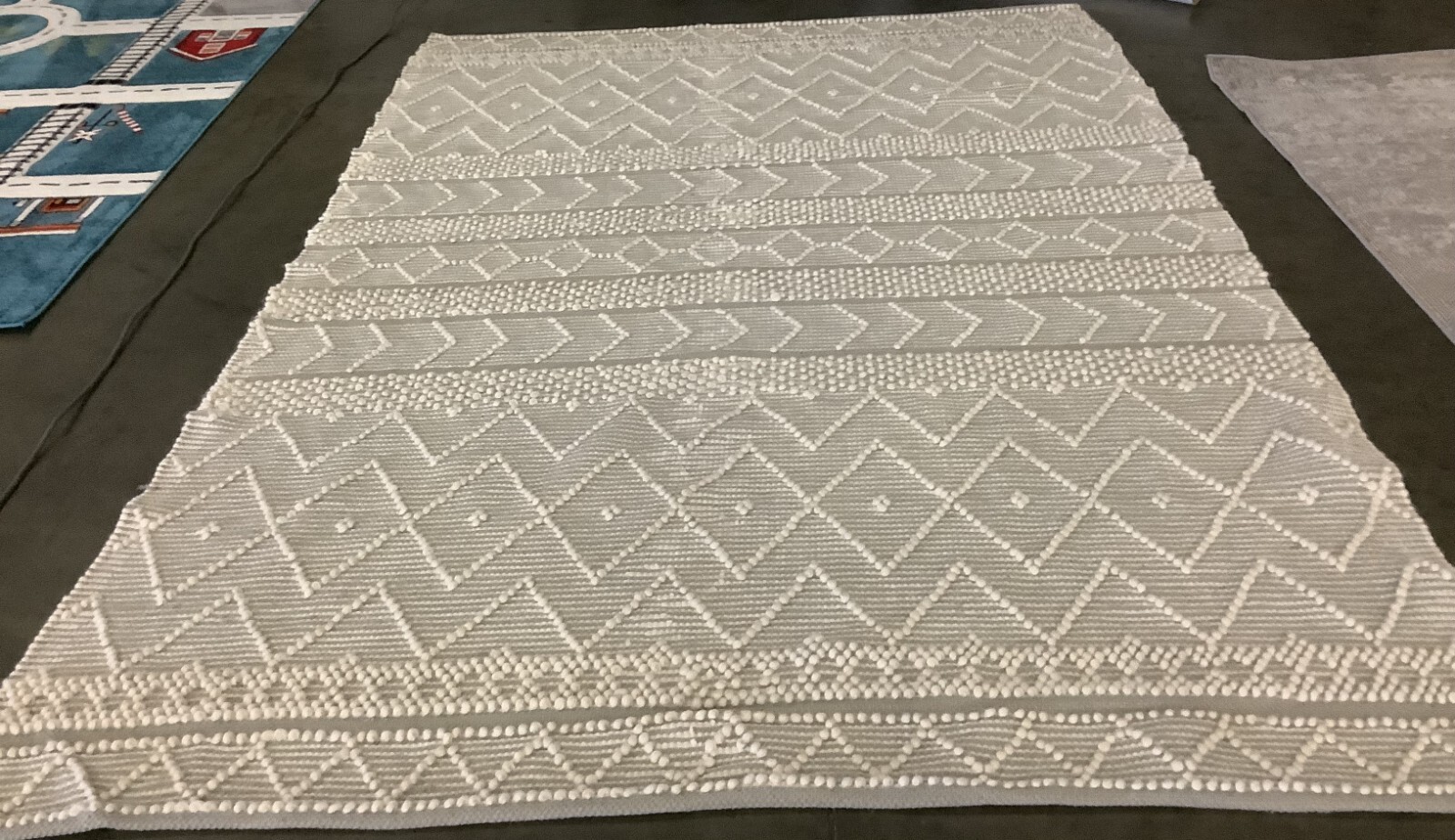 IVORY / GREY 6'-0" x 9'-0" Back Stain Rug, Reduced Price 1172675405 NAT686A-6 gallery