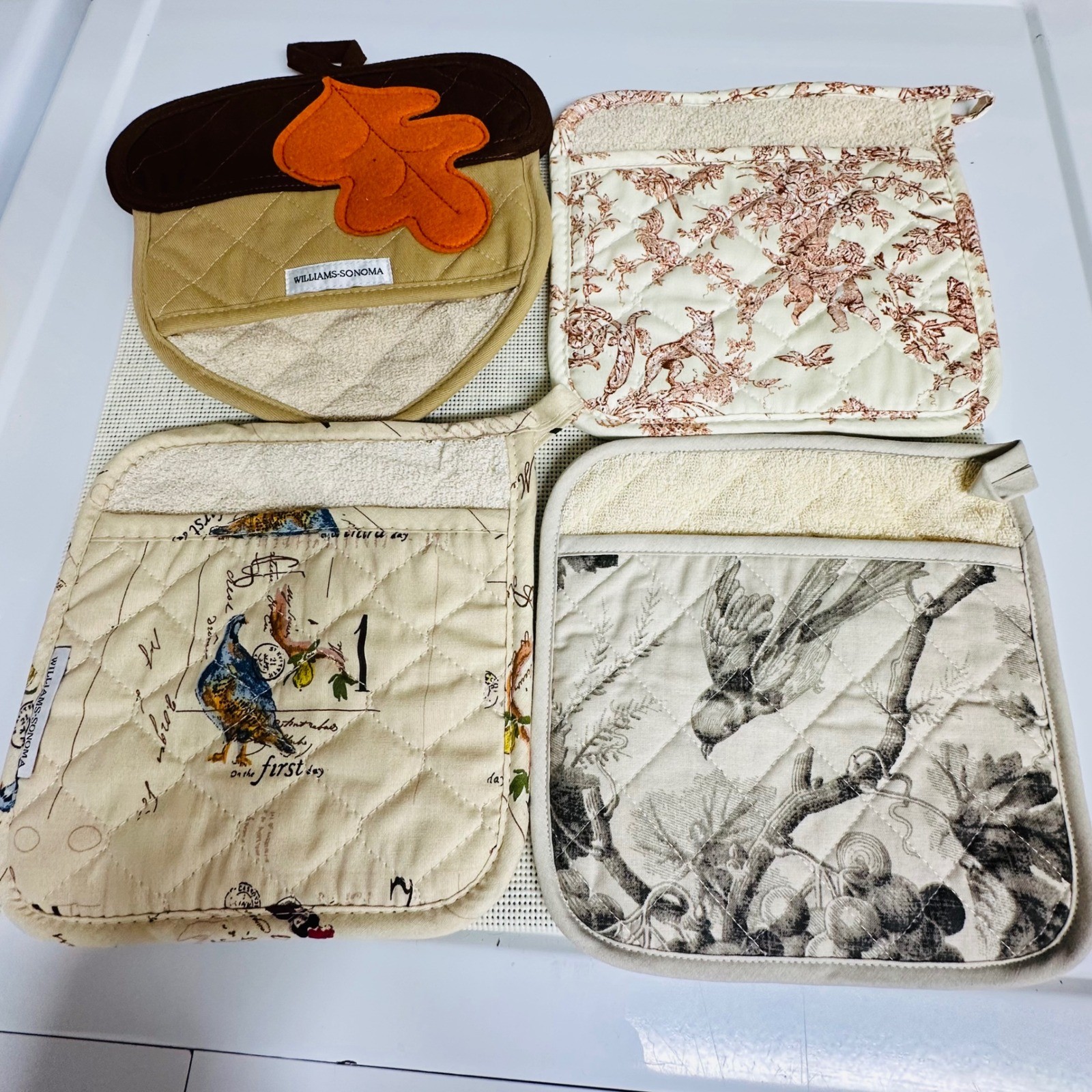 Williams-Sonoma Four Piece Assorted Potholders New gallery