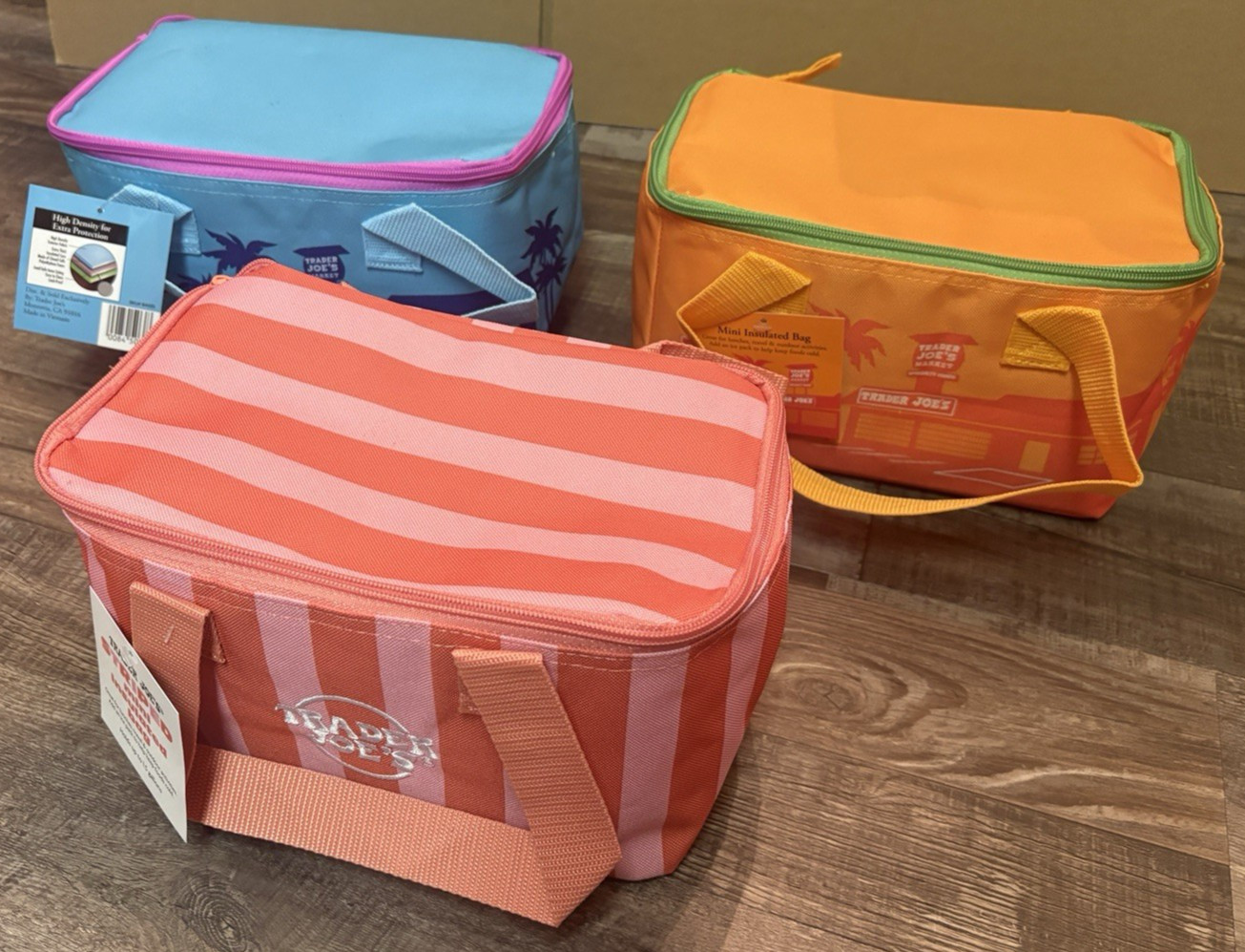 Trader Joe’s Mini Insulated Bags, Set of three, Brand New gallery