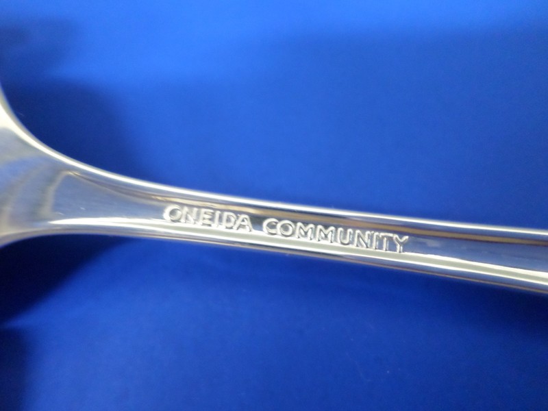 4 - Oneida Community SILVER CLARETTE Glossy Silverplate Flatware 6" TEASPOONS gallery