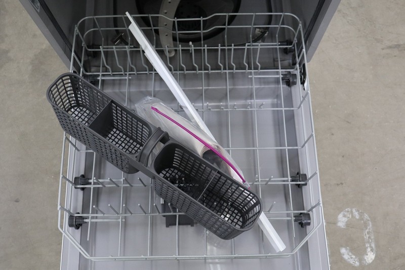 GE GDF460PGTWW 24" White Front Control Dishwasher NOB #161847 gallery