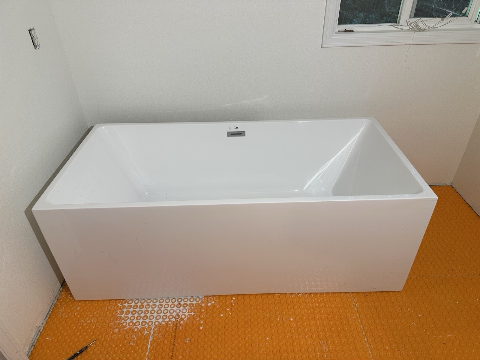 66" Streamline N260ORB SoakingFreestanding Tub and Tray With Internal Drain gallery