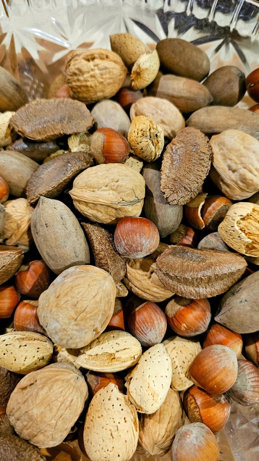 California Fresh Raw In-shell Whole Mixed Nuts gallery