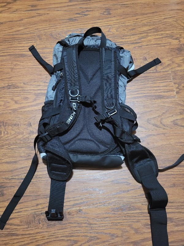 Da Kine Perimeter Outdoor Backpack Some Flaws! 3