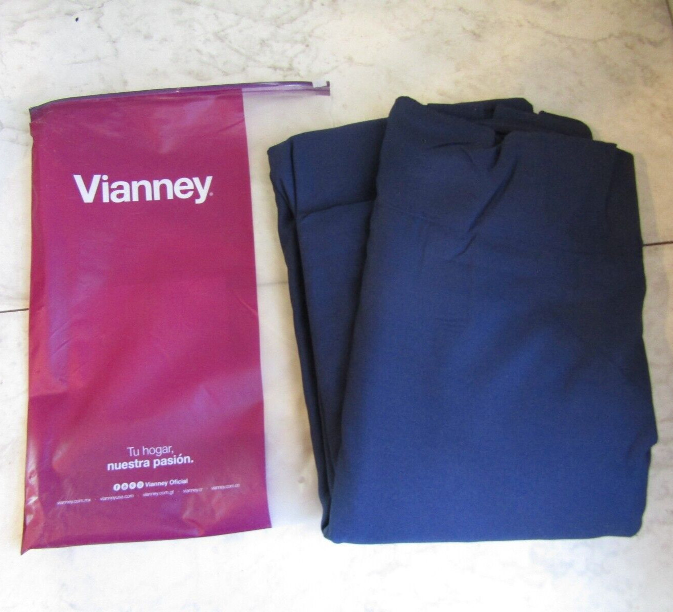 NIB Vianney Cortinas Viasoft Long Panel Curtains Panels Polyester Navy 59"x90" gallery