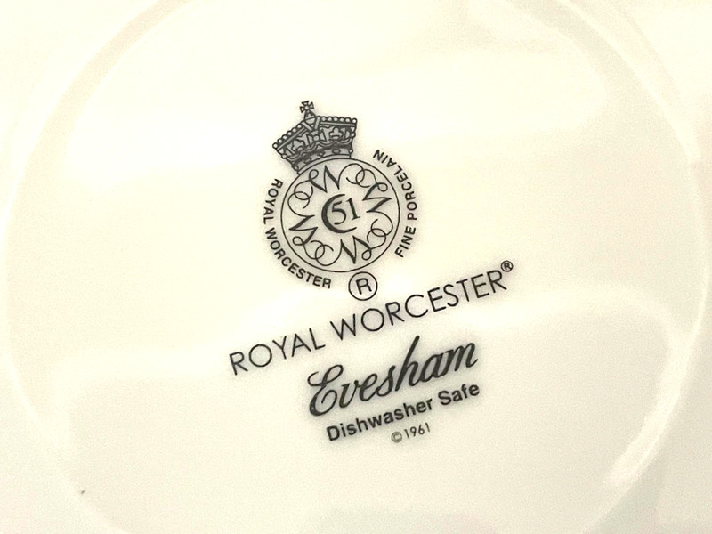 Royal Worcester Evesham Gold Cereal/Soup Bowls 8" (Set Of 4) gallery
