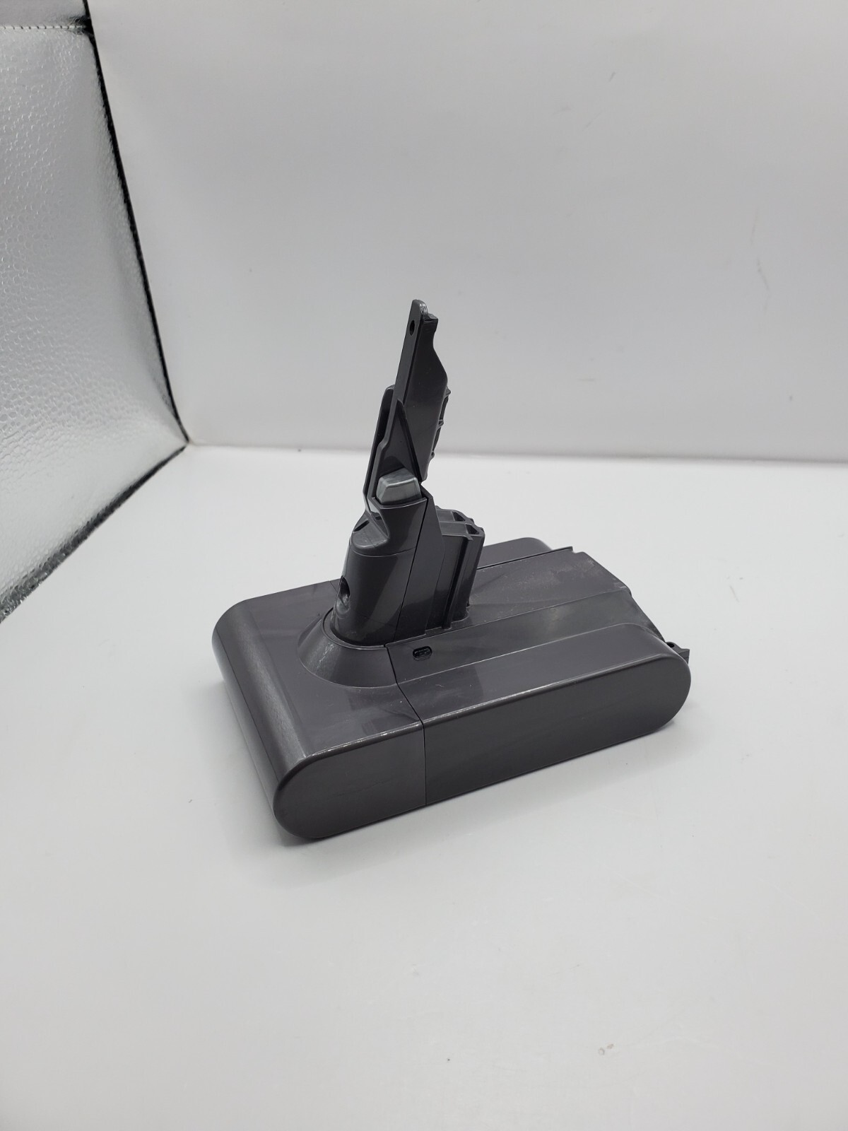 V7 Battery 21.6V 2000mAh Compatible SV11 225403 229687 968670-06 Animal... gallery