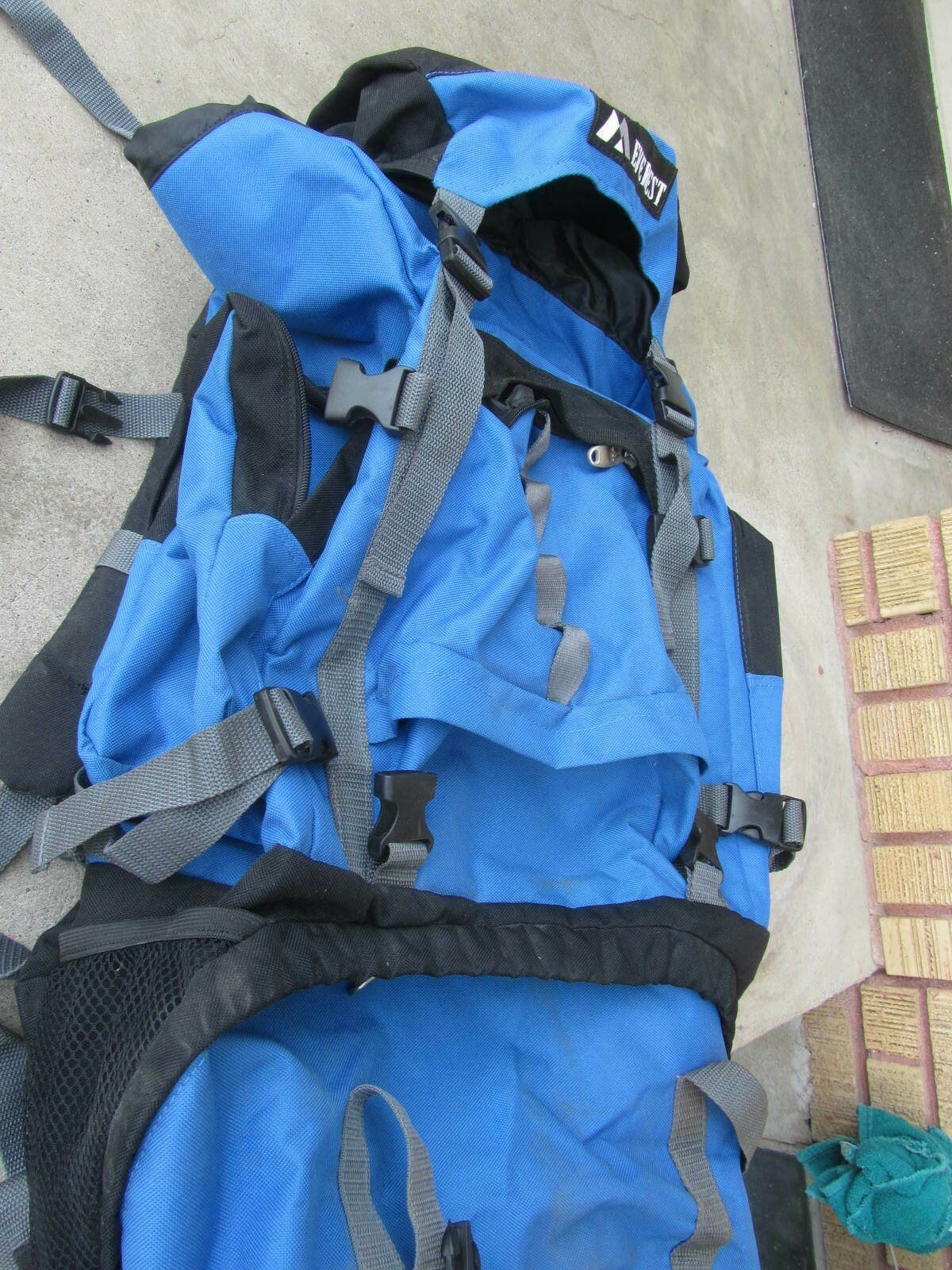 Everest Backpack Large Bag Hiking Pack VERY CLEAN  2