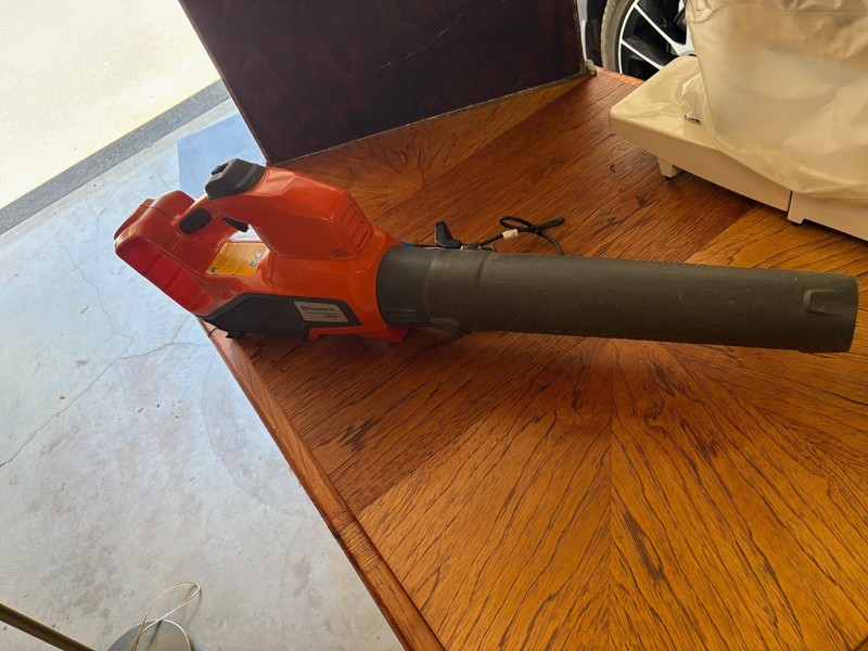 Husqvarna Battery powered includes battery gallery