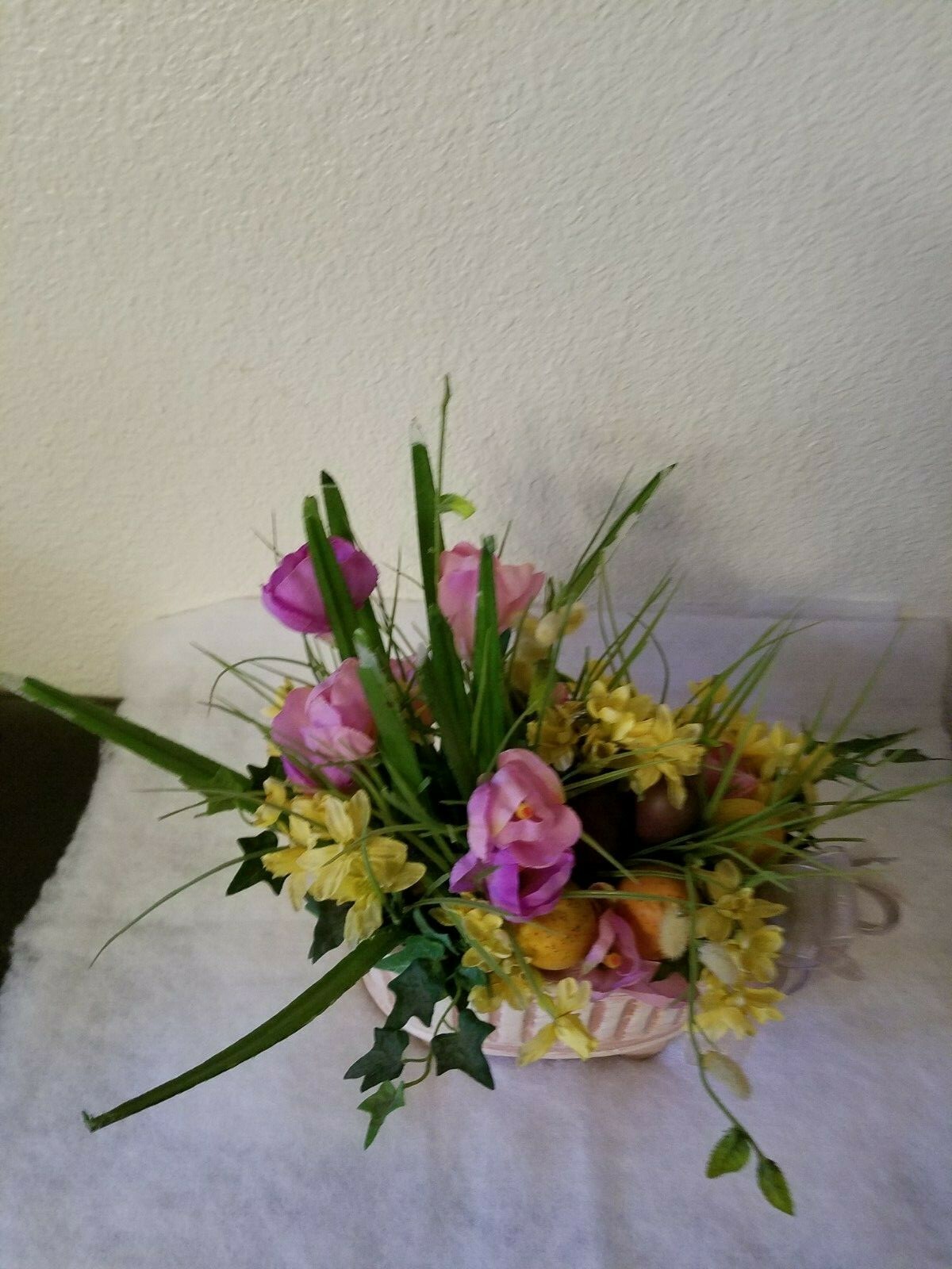 Ceramic Plant Pot and Artificial Easter Eggs & Flowers Pink Lily Yellow 8 x 4" gallery