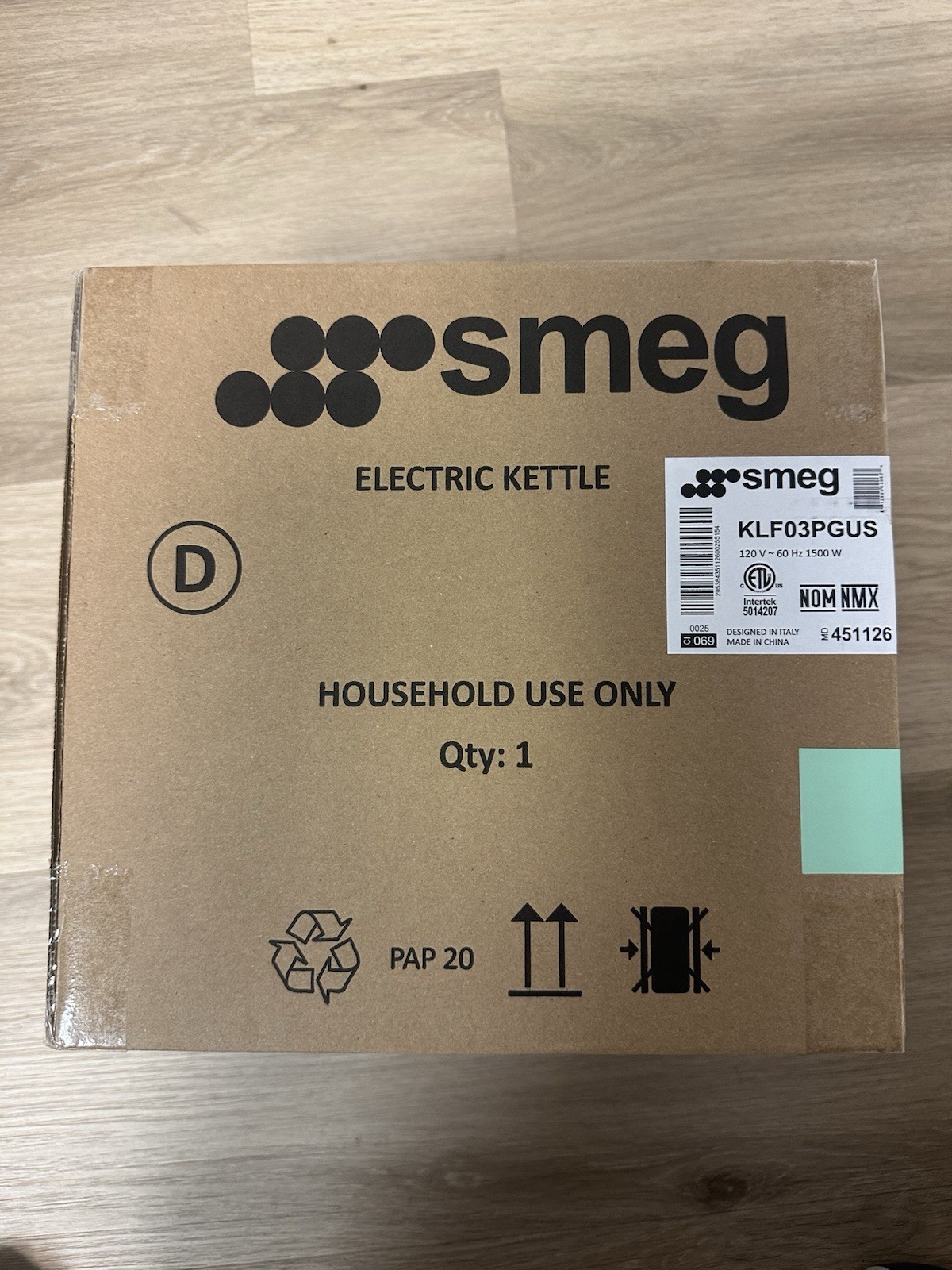 SMEG Retro 7 Cup Electric Kettle, Pastel Green, NEW - FREE Shipping! gallery